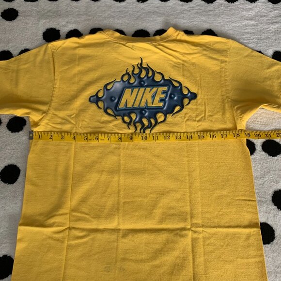 Vintage Nike Swoosh Graphic Print T-Shirt - Picture 8 of 9